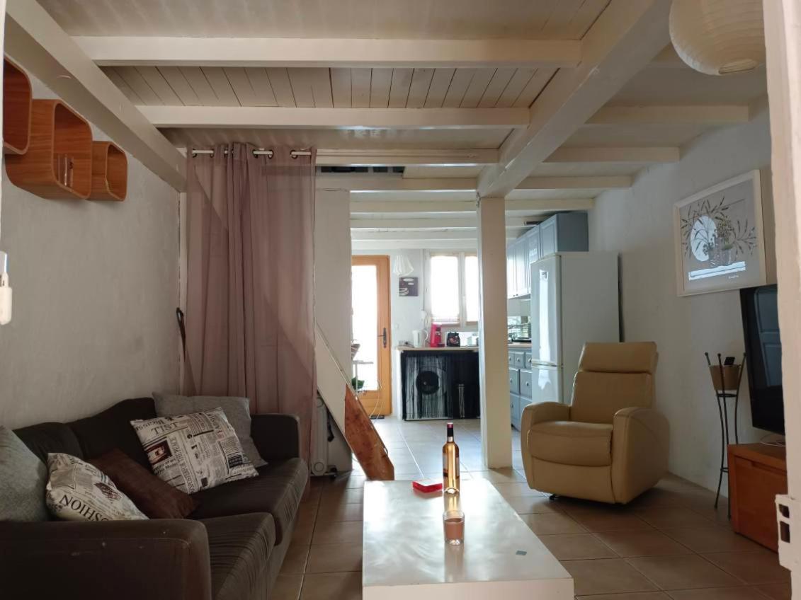 Amara Dos Apartment Martigues Bagian luar foto